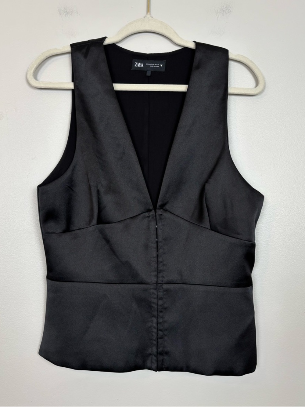 Zara Sleeveless V-Neck Panel Waist Satin Corset Top Womans XL in Black